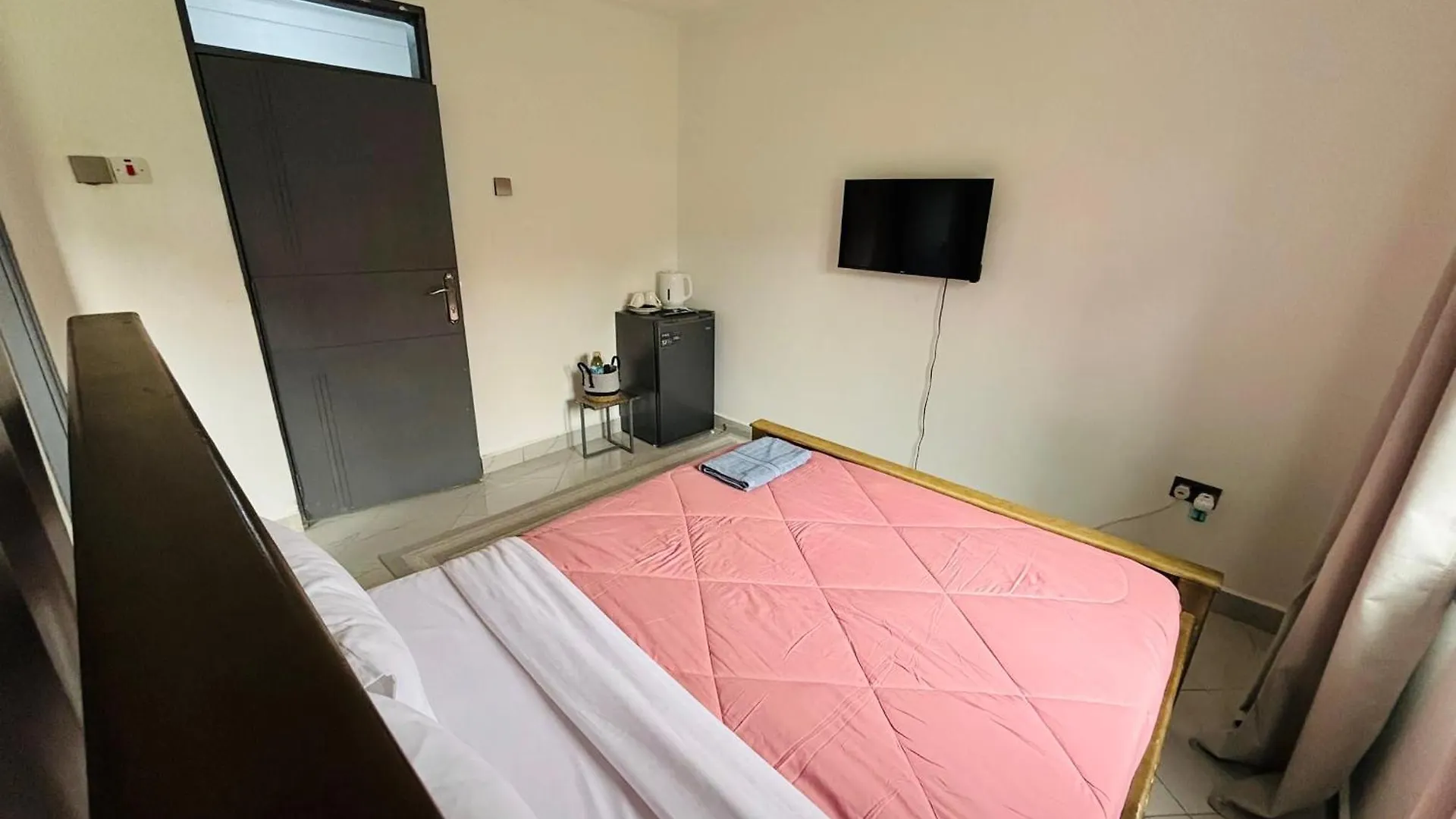 Dutus Hotel Entebbe Wakiso